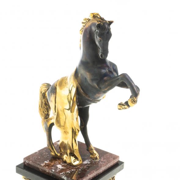 Настольные часы из бронзы &amp;quot;Конь на дыбах&amp;quot; камень креноид 113577