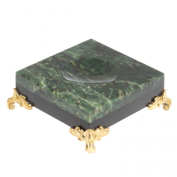 Подставка под шар нефрит, долерит 7,5х7,5х2,7 см 124939