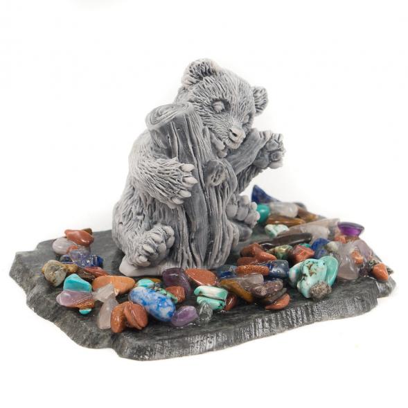 Сувенир &amp;quot;Медвежонок играет с поленом&amp;quot; из мрамолита 117059