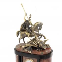 Бронзовые часы на камне &amp;quot;Георгий Победоносец&amp;quot; креноид в кейсе