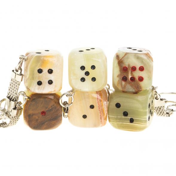 Брелок &amp;quot;Игральный кубик&amp;quot; из камня оникс 2х2 см 123897