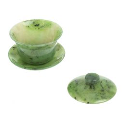 Гайвань из камня нефрит на блюдце