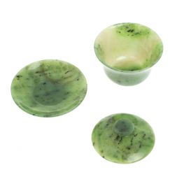 Гайвань из камня нефрит на блюдце