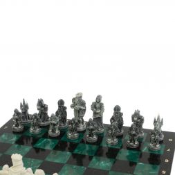 Шахматы &amp;quot;Средневековье&amp;quot; шабровский змеевик 40х40 см