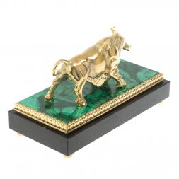 Бронзовая статуэтка "Бык" на малахите 15,5х7,5х9 см