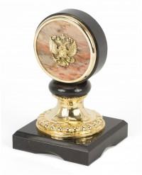 Настольная принадлежность подставка &amp;quot;Герб России&amp;quot; камень яшма долерит 117877