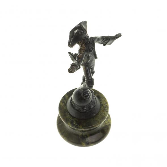 Статуэтка из бронзы &amp;quot;Мюнхаузен&amp;quot; на подставке из змеевика 124173