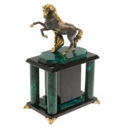 Часы из змеевика и бронзы "Конь с попоной"