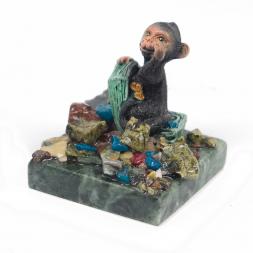 Сувенир &amp;quot;Обезьянка на деньгах №1&amp;quot; змеевик