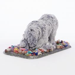 Сувенир из мрамолита &amp;quot;Медведь большой с рыбой №1&amp;quot;