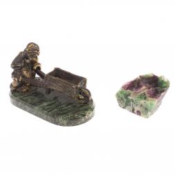 Статуэтка "Рудокоп с тачкой" с камнем флюорит