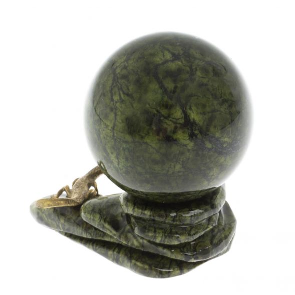 Композиция с ящерицей и шаром из шабровского змеевика 9х6х8,5 см 128913