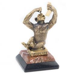 Статуэтка  из бронзы на подставке из креноида "Селфи"