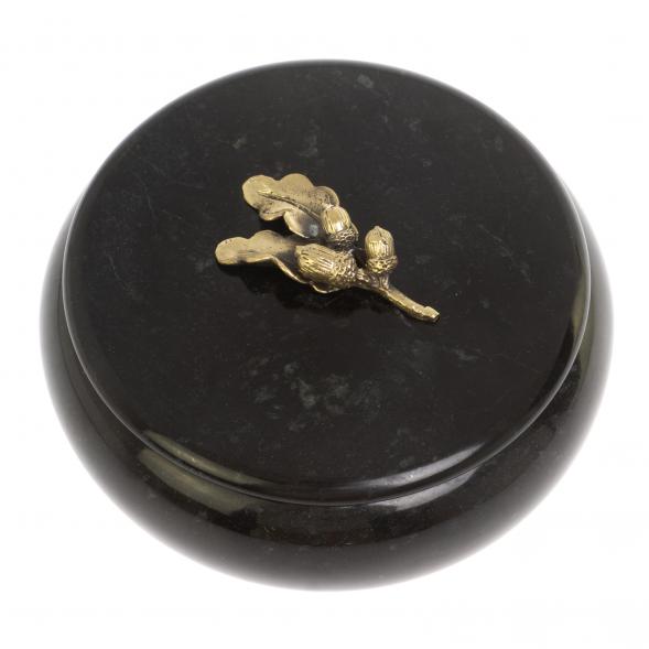 Шкатулка из черного змеевика &amp;quot;Желуди&amp;quot; 15х15х9 см 126821