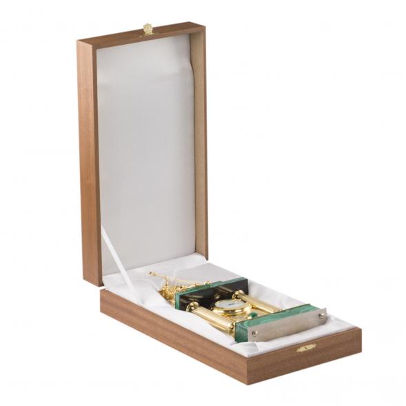 Каминные часы &amp;quot;Святой Георгий&amp;quot; из малахита и бронзы Златоуст 113597