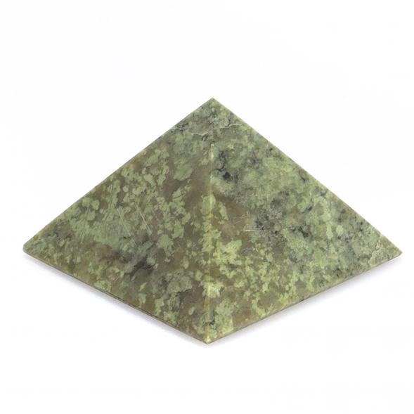 Пирамида из жадеита 4,5х4,5х3 см 124709