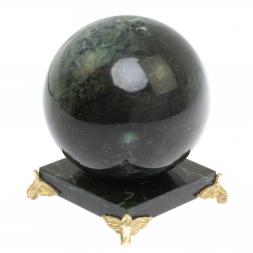 Шар из нефрита 12,5 см на каменной подставке