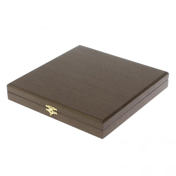 Тарелка с гравюрой &amp;quot;Подарок охотнику&amp;quot; с эмалью 22,5 см Златоуст 128622