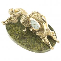 Часы из бронзы &amp;quot;Русские борзые собаки&amp;quot; на подставке из змеевика