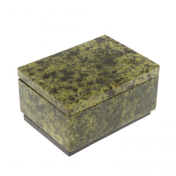 Шкатулка из змеевика 9х7х5 см 129776