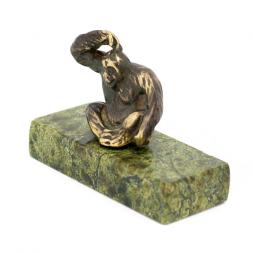 Статуэтка "Думающая обезьяна" бронза змеевик