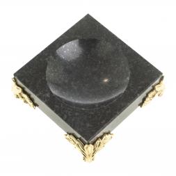 Подставка под шар из гранита на ножках 6,5х6,5 см