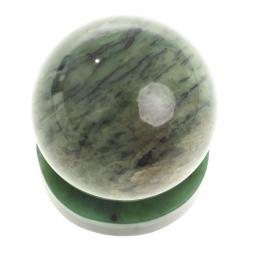 Шар из нефрита 5 см на круглой подставке