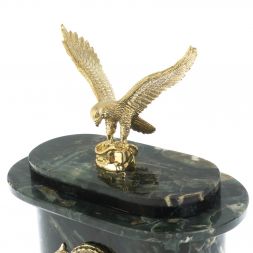 Часы &amp;quot;Орел&amp;quot; из зеленого офиокальцита и бронзы