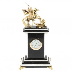 Часы &amp;quot;Георгий Победоносец&amp;quot; из змеевика и мрамора