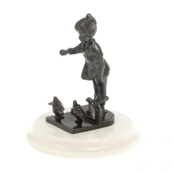 Бронзовая статуэтка &amp;quot;Девочка с голубями&amp;quot; мрамор 127550