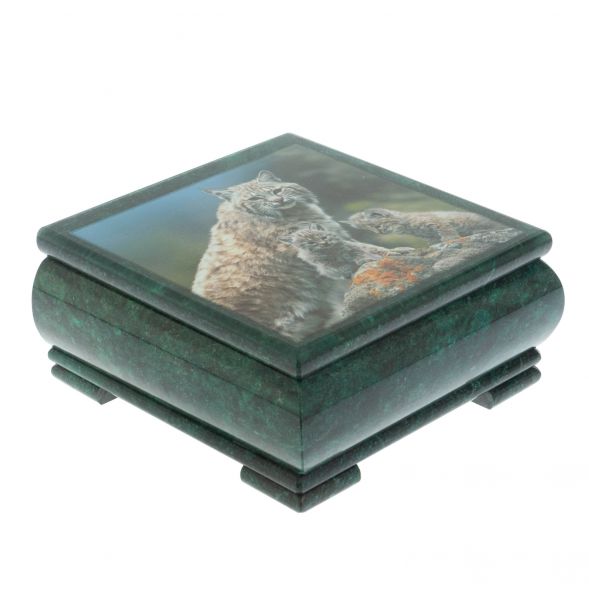 Шкатулка &amp;quot;Рысь и рысята&amp;quot; из змеевика 18х18х8 см 128340