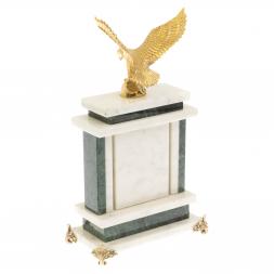 Часы &amp;quot;Орел&amp;quot; из нефрита и белого мрамора