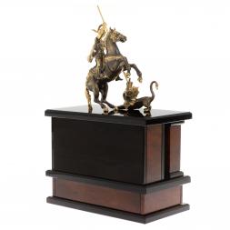 Каминные часы "Георгий Победоносец" из обсидиана