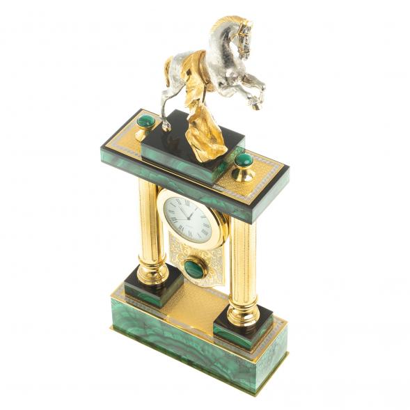 Каминные часы &amp;quot;Конь на дыбах&amp;quot; из малахита Златоуст 113195