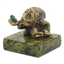 Бронзовая статуэтка "Гном" змеевик