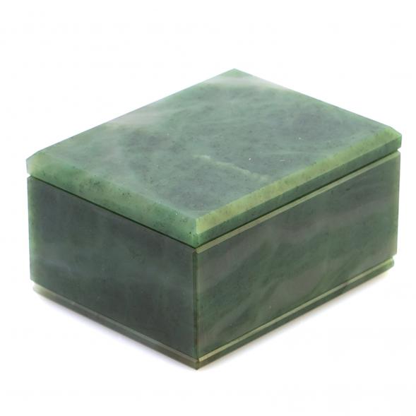 Шкатулка из саянского нефрита 8,8х6,8х4,7 см 124815