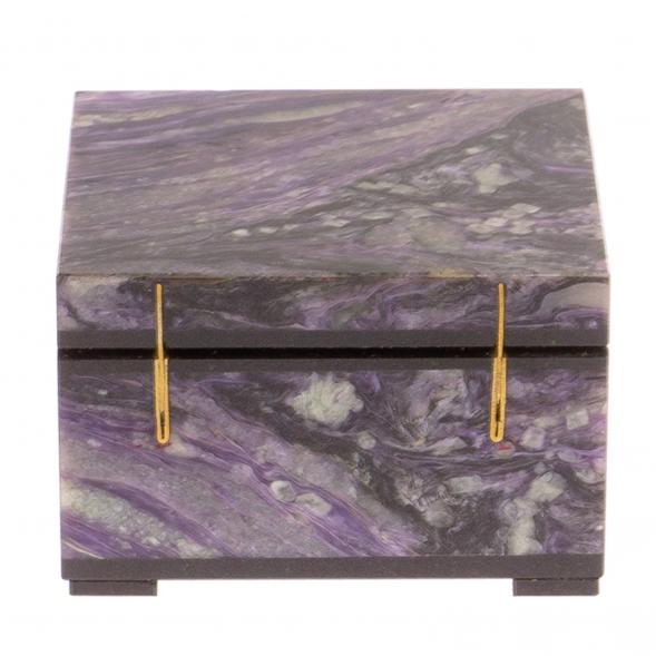 Шкатулка из камня чароит 7х7х4,5 см 125724