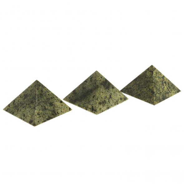 Пирамида 8х8х7 см камень змеевик 113780