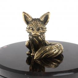 Шкатулка круглая &amp;quot;Лисенок&amp;quot; из черного обсидиана 7,5х7,5х8 см