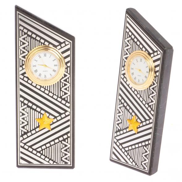 Часы &amp;quot;Погон генерал&amp;quot; цвет серебро камень змеевик треугольные 113534