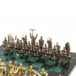 Шахматы сувенирные "Нефтяники" 44х44 см шабровский змеевик