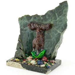 Сувенир "Лось" змеевик самоцветы