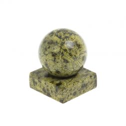 Шар 4 см на подставке из светло-зеленого змеевика 4х4х5 см