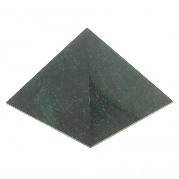 Пирамида 9,5х9,5х8 см камень змеевик 113895