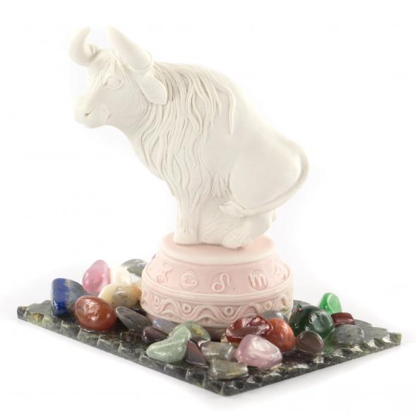 Сувенир &amp;quot;Бык на подставке&amp;quot; из мрамолита и змеевика 121186