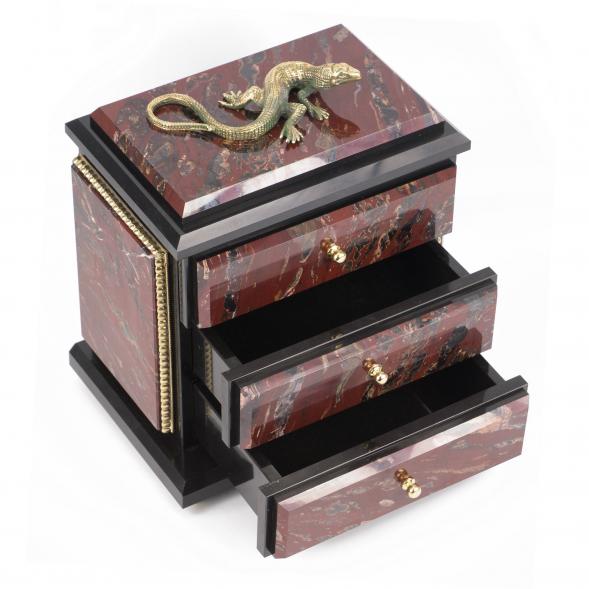 Подарочный ларец из яшмы и долерита 112033