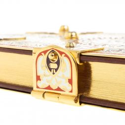 Коран с позолотой на арабском языке с четками