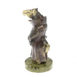 Бронзовая статуэтка "Конь в пальто" на змеевике