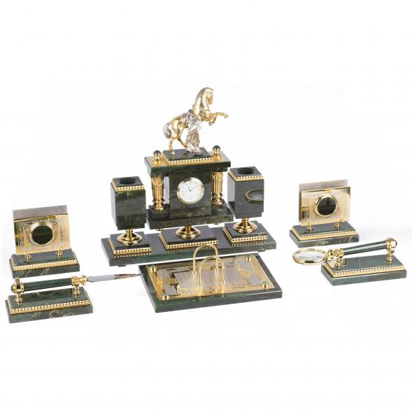 Настольный набор из нефрита &amp;quot;Конь с попоной&amp;quot; 119148