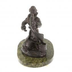 Бронзовая статуэтка "Емеля" на подставке из змеевика